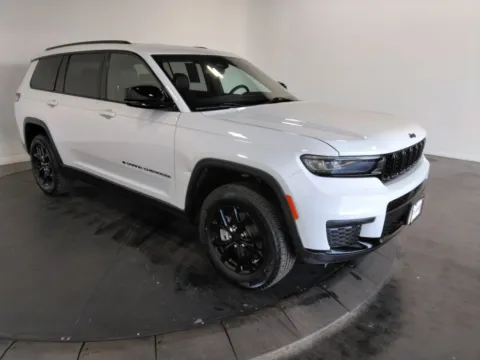 More photos of 2024 Jeep Grand Cherokee L Altitude at Clement Supercenter, MO