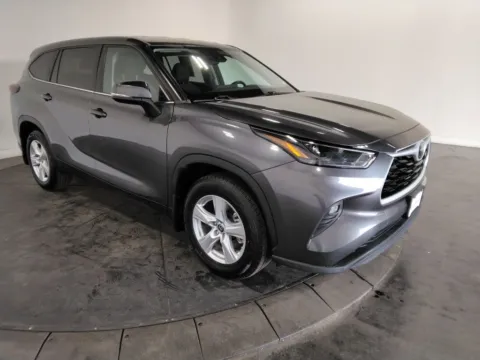 More photos of 2024 Toyota Highlander LE at Clement Supercenter, MO