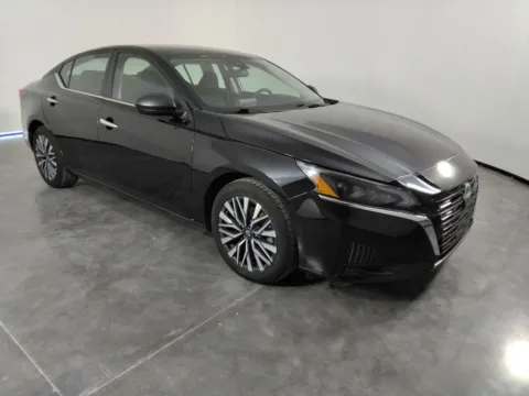 More photos of 2025 Nissan Altima 2.5 SV at Clement Supercenter, MO