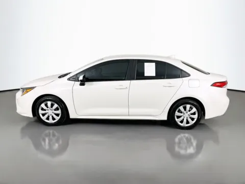 More photos of 2021 Toyota Corolla LE at Clement Supercenter, MO