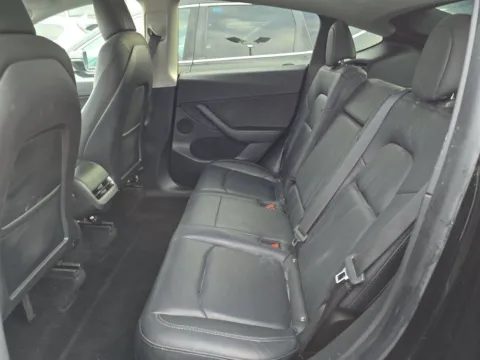 More photos of 2022 Tesla Model Y Long Range at Clement Supercenter, MO