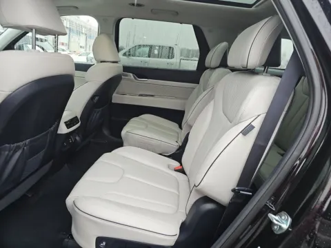 More photos of 2025 Hyundai Palisade Calligraphy at Clement Supercenter, MO