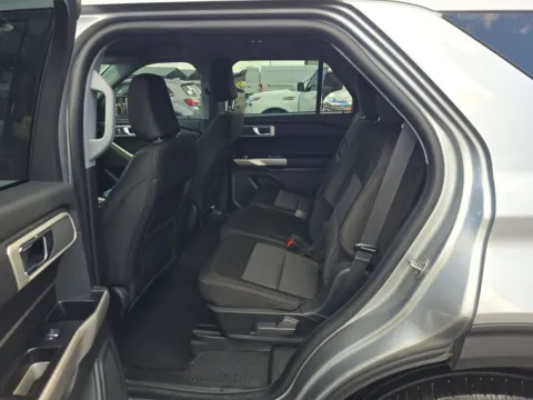 More photos of 2022 Ford Explorer XLT at Clement Supercenter, MO