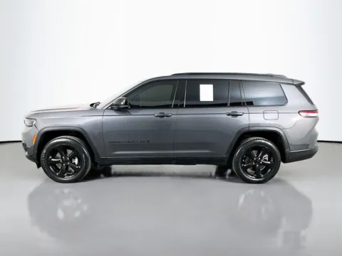 More photos of 2023 Jeep Grand Cherokee L Altitude at Clement Supercenter, MO