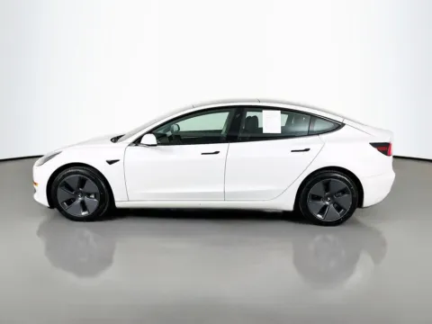 More photos of 2023 Tesla Model 3 at Clement Supercenter, MO