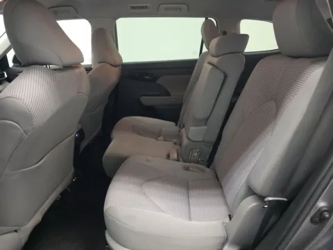 More photos of 2023 Toyota Highlander LE at Clement Supercenter, MO