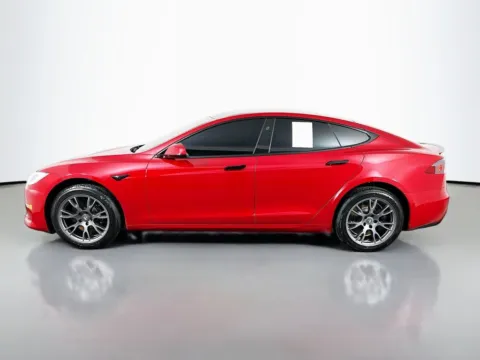 More photos of 2021 Tesla Model S Plaid at Clement Supercenter, MO