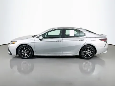 More photos of 2023 Toyota Camry SE at Clement Supercenter, MO