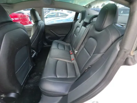 More photos of 2020 Tesla Model 3 Long Range at Clement Supercenter, MO