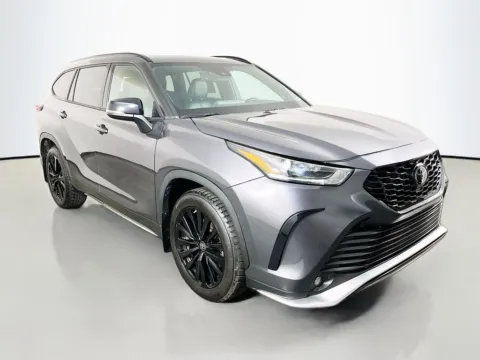 More photos of 2024 Toyota Highlander XSE at Clement Supercenter, MO