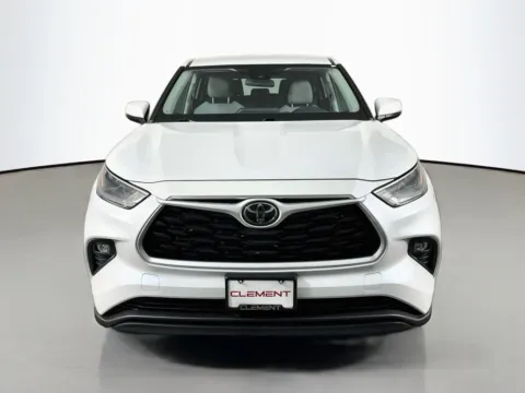 Another view of 2022 Toyota Highlander LE for sale in St. Charles, MO at Clement Supercenter