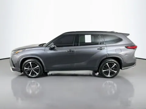 More photos of 2021 Toyota Highlander XSE at Clement Supercenter, MO