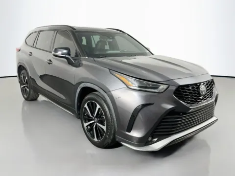 More photos of 2021 Toyota Highlander XSE at Clement Supercenter, MO