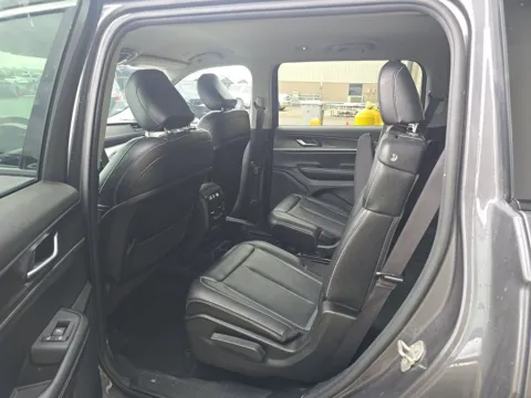 More photos of 2023 Jeep Grand Cherokee L Limited at Clement Supercenter, MO