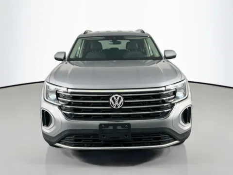 Photos of 2025 Volkswagen Atlas 2.0T SE w/Technology for sale in St. Charles, MO at Clement Supercenter