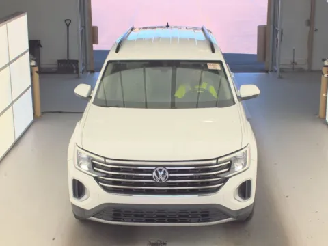 Photos of 2024 Volkswagen Atlas 2.0T SE w/Technology for sale in St. Charles, MO at Clement Supercenter