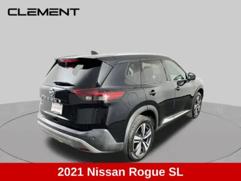 More photos of 2021 Nissan Rogue SL at Clement Supercenter, MO