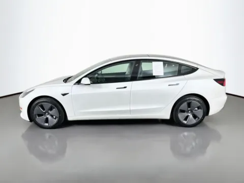 More photos of 2023 Tesla Model 3 at Clement Supercenter, MO