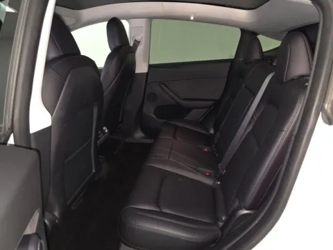 More photos of 2021 Tesla Model Y Long Range at Clement Supercenter, MO