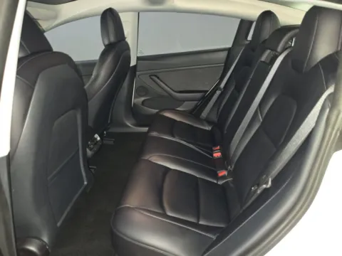 More photos of 2021 Tesla Model 3 Standard Range Plus at Clement Supercenter, MO