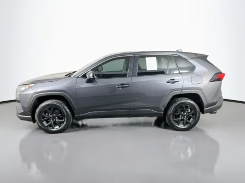 More photos of 2022 Toyota RAV4 LE at Clement Supercenter, MO
