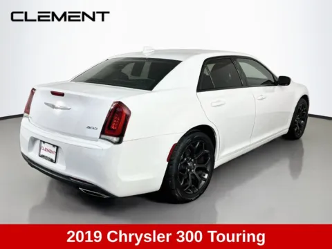 More photos of 2019 Chrysler 300 Touring at Clement Supercenter, MO