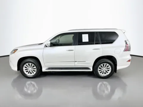 More photos of 2019 Lexus GX 460 at Clement Supercenter, MO