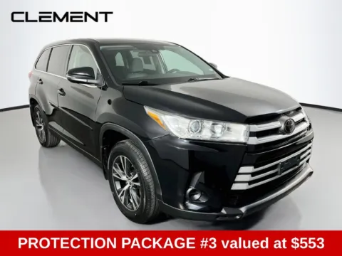 More photos of 2019 Toyota Highlander LE at Clement Supercenter, MO