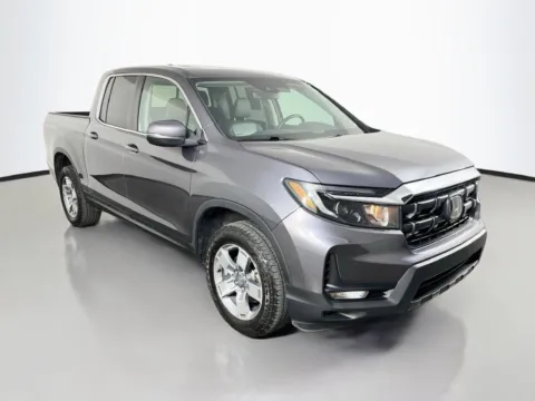 More photos of 2025 Honda Ridgeline RTL at Clement Supercenter, MO