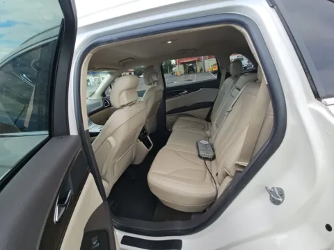 More photos of 2019 Lincoln Nautilus Select at Clement Supercenter, MO
