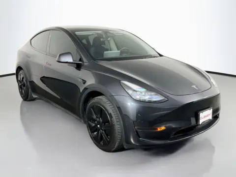 More photos of 2024 Tesla Model Y Long Range at Clement Supercenter, MO