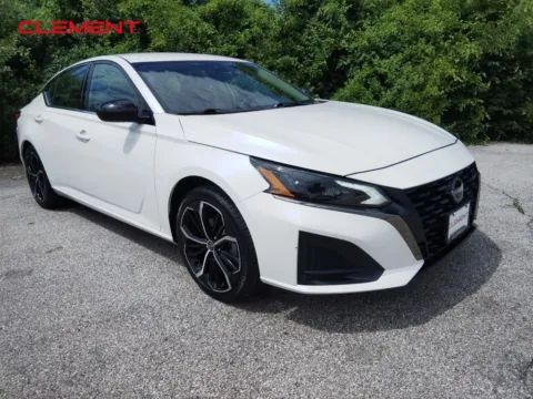Another view of 2024 Nissan Altima 2.5 SR for sale in St. Charles, MO at Clement Supercenter