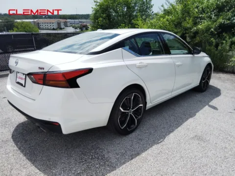 More photos of 2024 Nissan Altima 2.5 SR at Clement Supercenter, MO