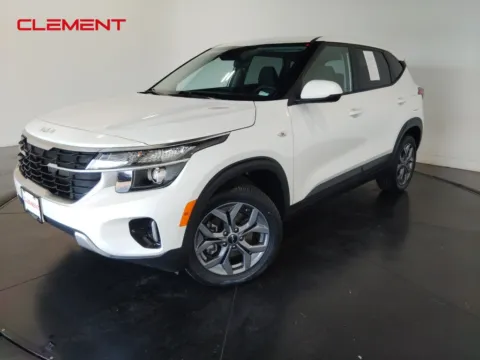 White 2024 Kia Seltos LX for sale in St. Charles, MO