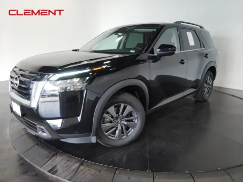 Black 2022 Nissan Pathfinder SV for sale in St. Charles, MO