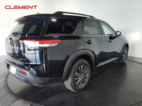 More photos of 2022 Nissan Pathfinder SV at Clement Supercenter, MO