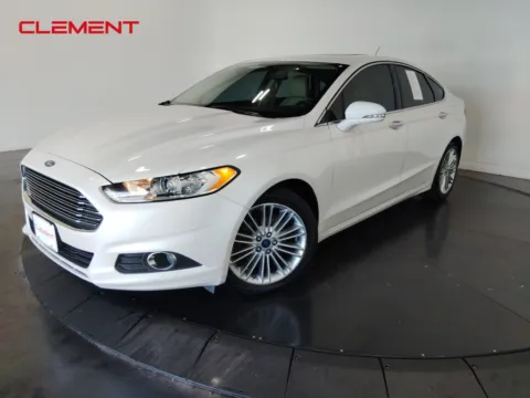 White 2016 Ford Fusion SE for sale in St. Charles, MO
