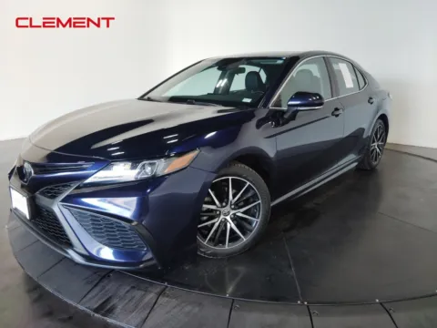 Black 2022 Toyota Camry SE Nightshade for sale in St. Charles, MO