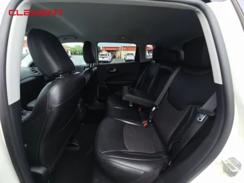 More photos of 2020 Jeep Compass Altitude at Clement Supercenter, MO