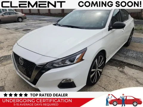 White 2019 Nissan Altima 2.5 SR for sale in St. Charles, MO