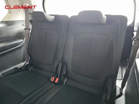 More photos of 2022 Jeep Grand Cherokee L Laredo at Clement Supercenter, MO