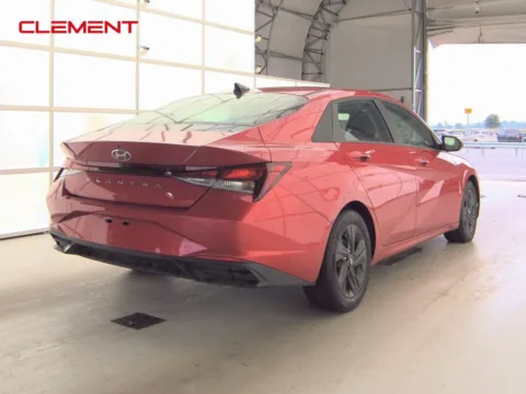 More photos of 2021 Hyundai Elantra SEL at Clement Supercenter, MO