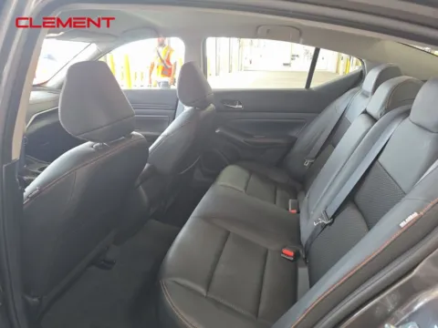 More photos of 2022 Nissan Altima 2.5 SR at Clement Supercenter, MO