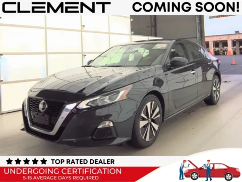 Blue 2022 Nissan Altima 2.5 SV for sale in St. Charles, MO