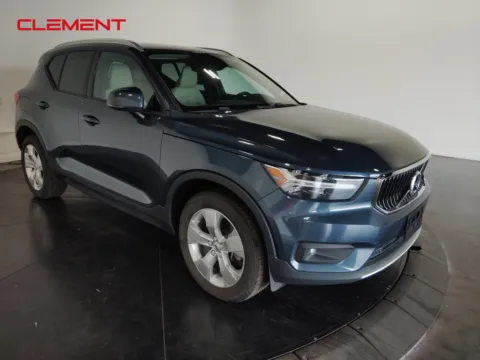 Another view of 2022 Volvo XC40 Momentum for sale in St. Charles, MO at Clement Supercenter