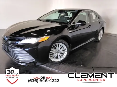 Black 2020 Toyota Camry Hybrid XLE for sale in St. Charles, MO