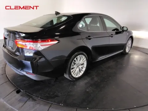 More photos of 2020 Toyota Camry Hybrid XLE at Clement Supercenter, MO