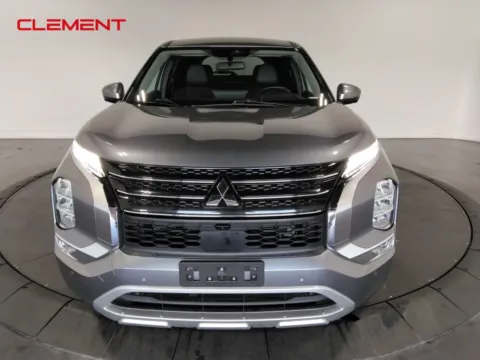 Photos of 2024 Mitsubishi Outlander SE for sale in St. Charles, MO at Clement Supercenter