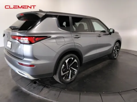 More photos of 2024 Mitsubishi Outlander SE at Clement Supercenter, MO