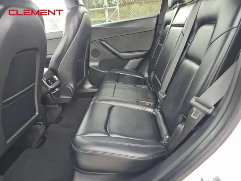 More photos of 2022 Tesla Model Y Performance at Clement Supercenter, MO